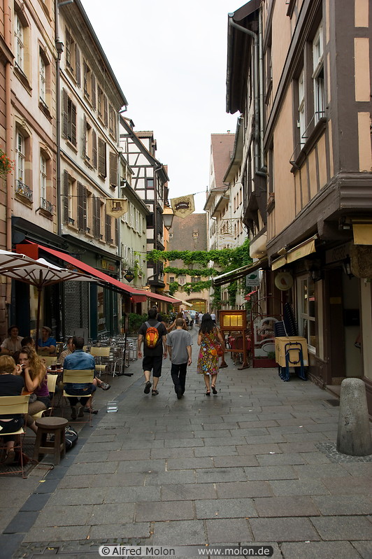 16 Pedestrian area alley with restaurants