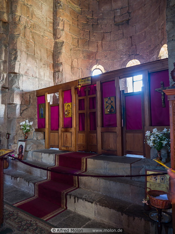 11 Jvari church interior