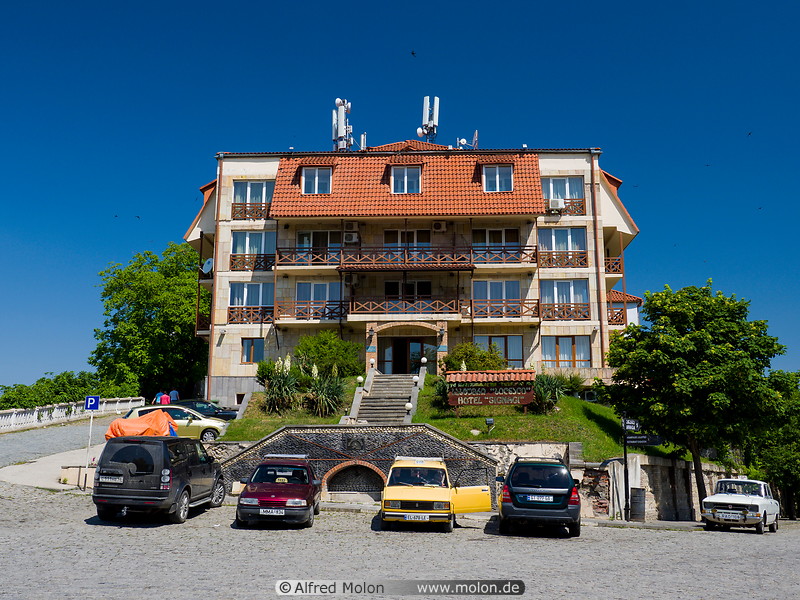 16 Hotel Signagi