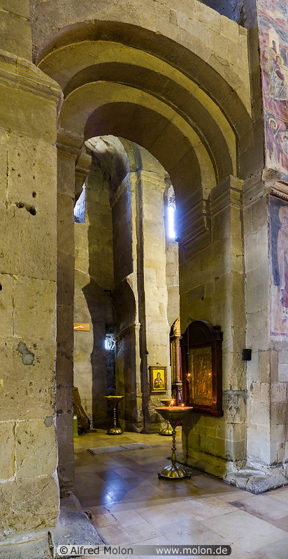 28 Svetitskhoveli cathedral interior