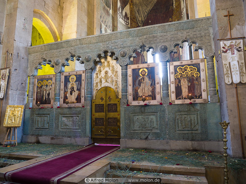 36 Svetitskhoveli cathedral interior