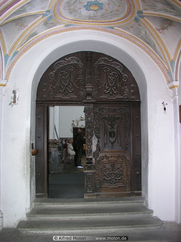 03 Gate to church