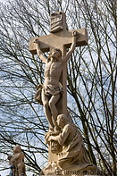 06 Statue group with Jesus