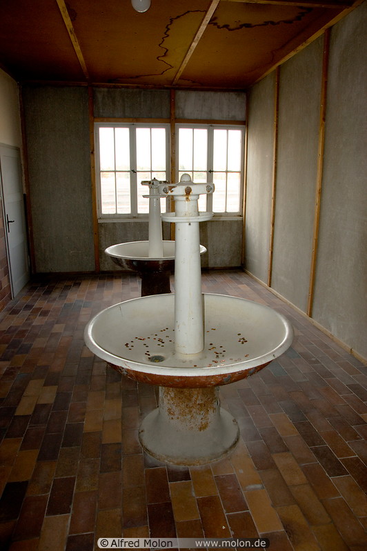 16 Bathroom with water basins