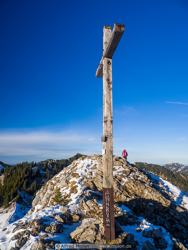 05 Taubenstein summit cross