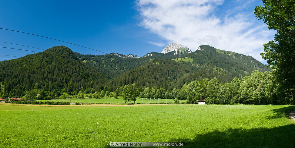 02 Meadow and Wendelstein massif