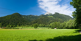 02 Meadow and Wendelstein massif