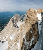 25 Steep summit rocks