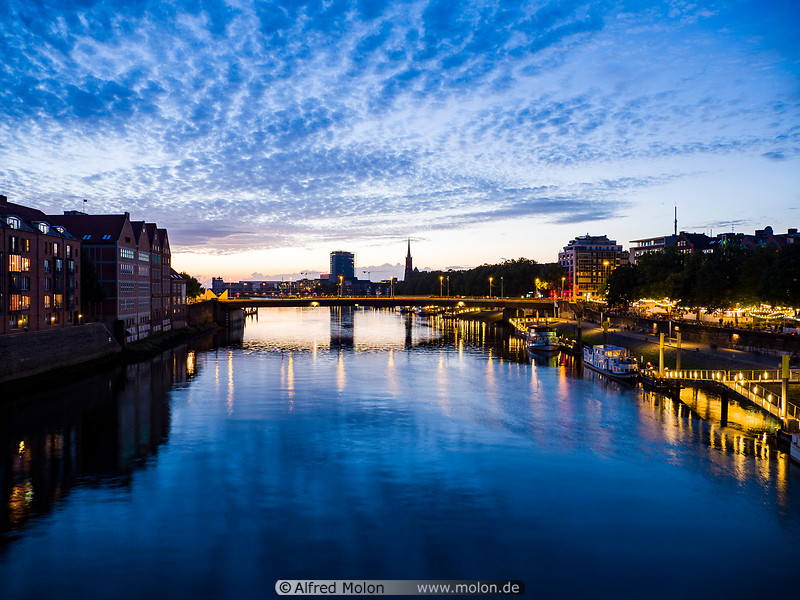 57 Weser river in Bremen at night