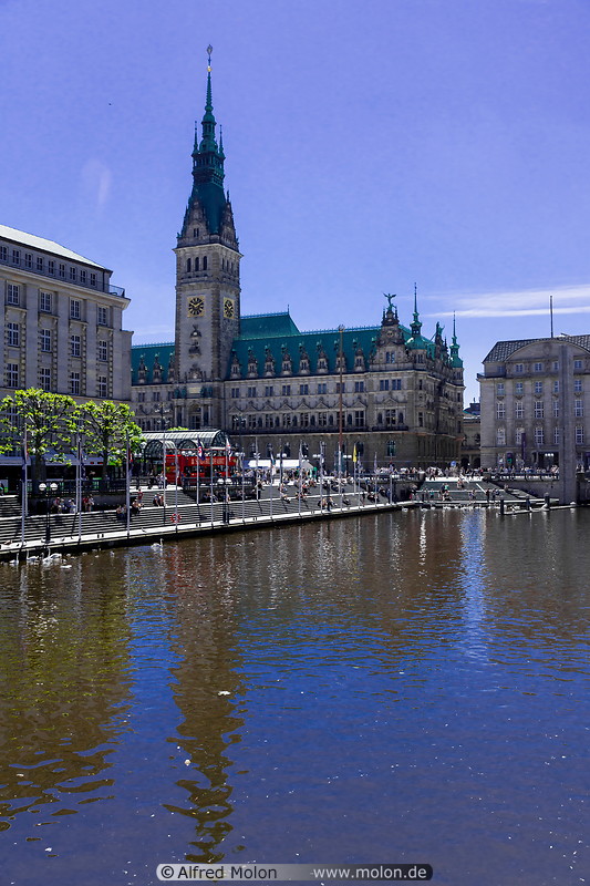 01 Kleine Alster and town hall