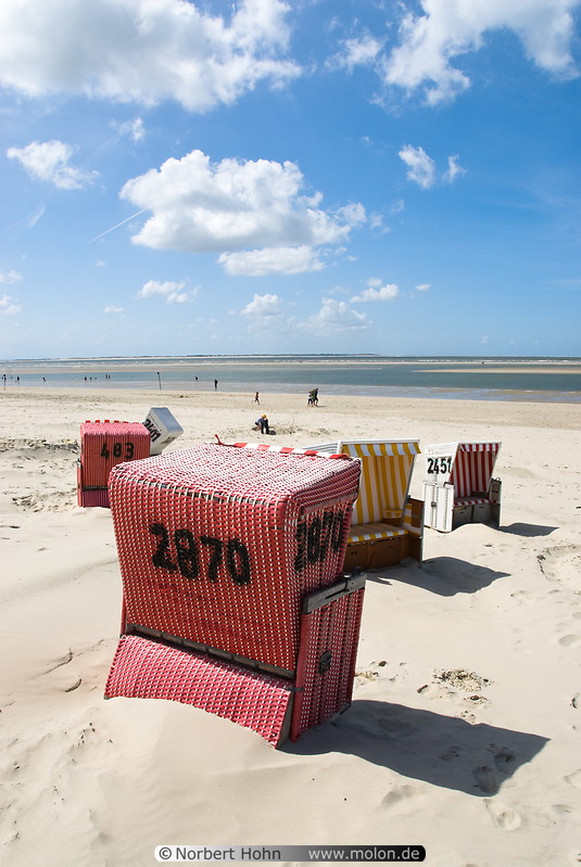08 Beach chairs