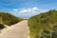 04 Dune path to the beach