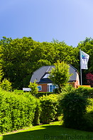 01 House in the green