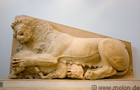 17 Statue of lioness savaging bull