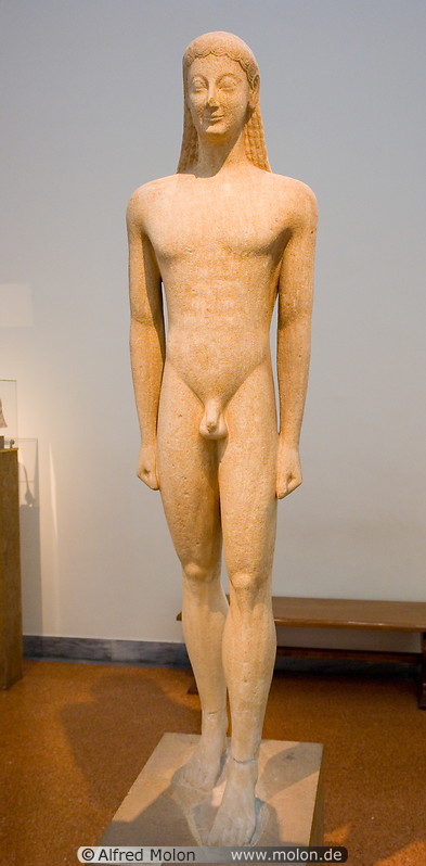 09 Marble statue of Kouros - Cycladic period