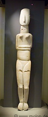 05 Female marble statue - Cycladic period