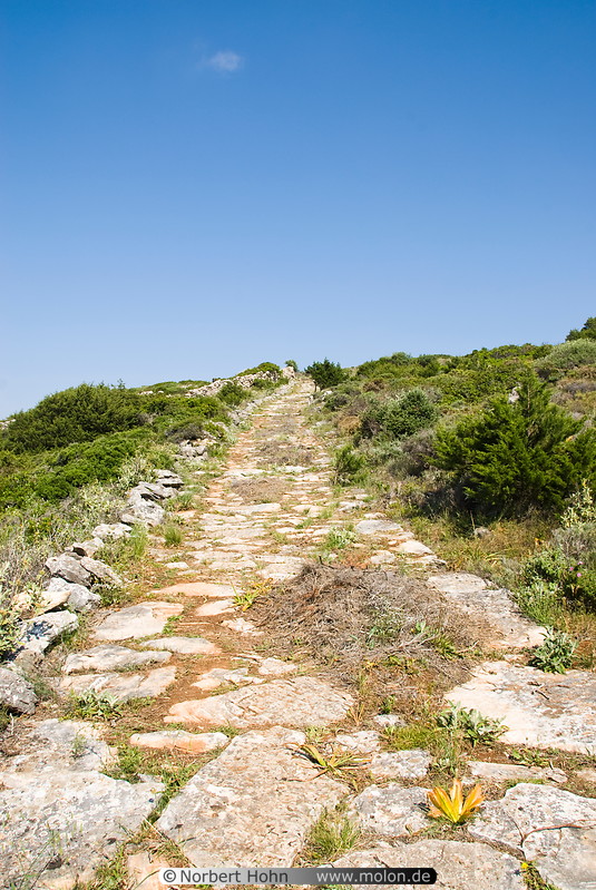 42 Byzantine military road between Lefkes and Prodromos