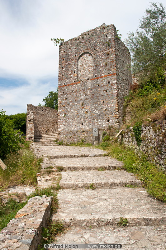 01 Staircase to Kastro citadel