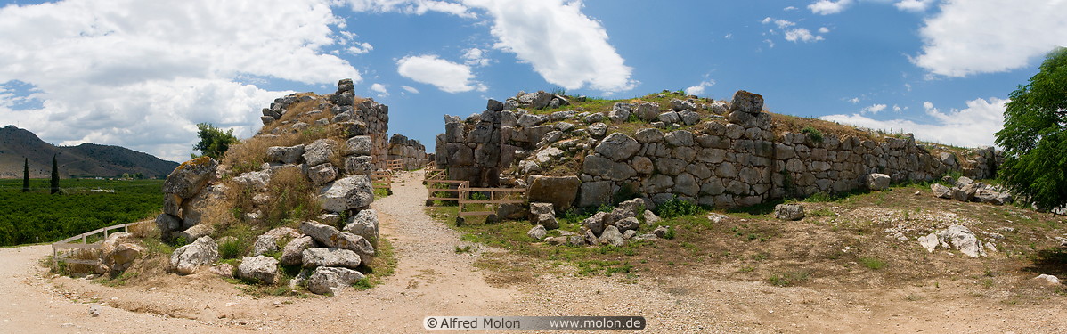 07 Cyclopean walls and corridor to citadel