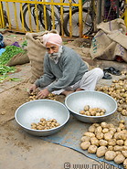 08 Sikh selling potatoes