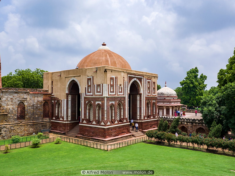 27 Alauddin Khilji tomb and madrasa