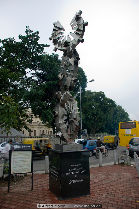 14 Biocon statue
