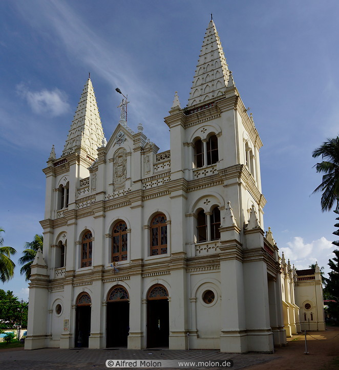06 Santa Cruz basilica