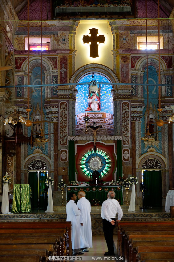 09 Santa Cruz basilica interior