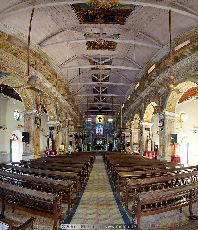 11 Santa Cruz basilica interior