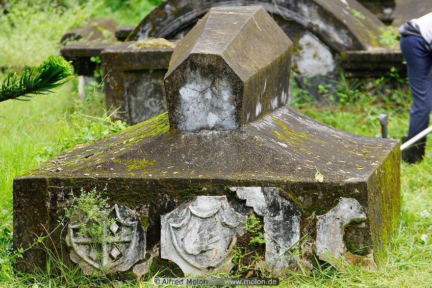 23 Tomb in Dutch cemetery
