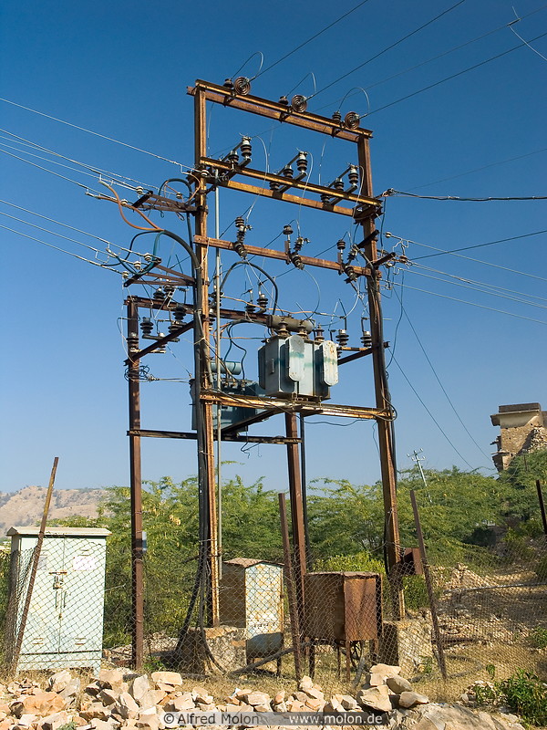 01 Power distribution tower