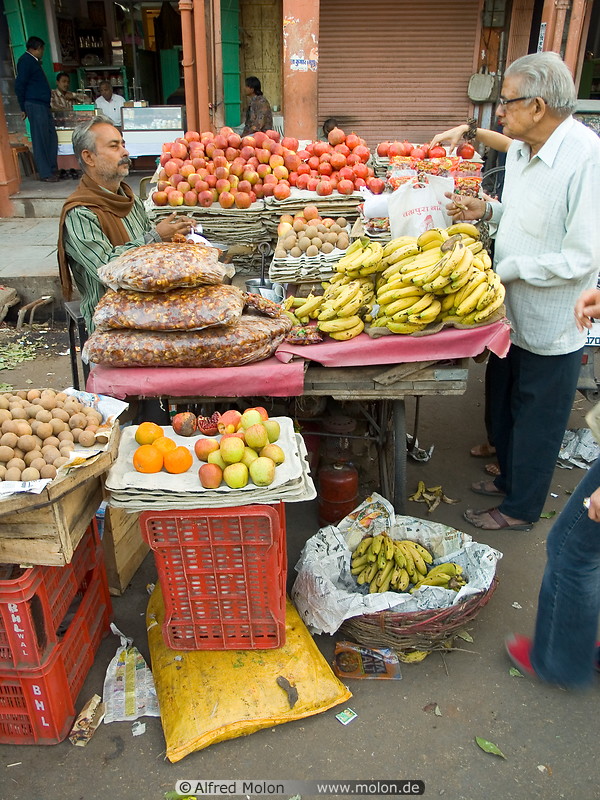 18 Fruit stalls
