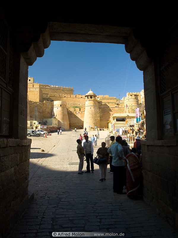 04 Gate to fort
