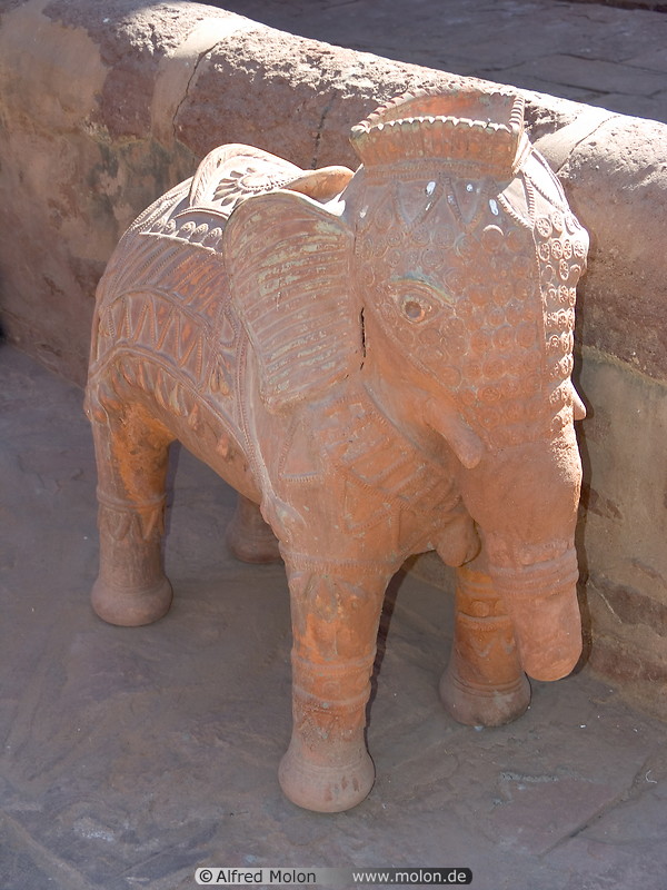 09 Red stone elephant