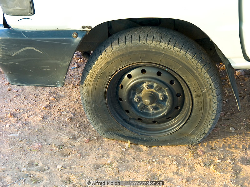 09 Flat tire