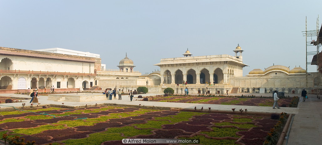 16 Inner court with Khass Mahal