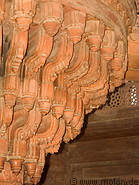 23 Akbar platform detail
