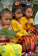 12 Balinese children