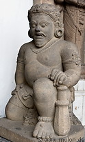 10 Statue of warrior