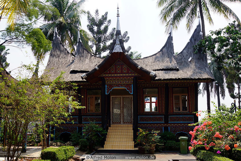 01 Sumatra house