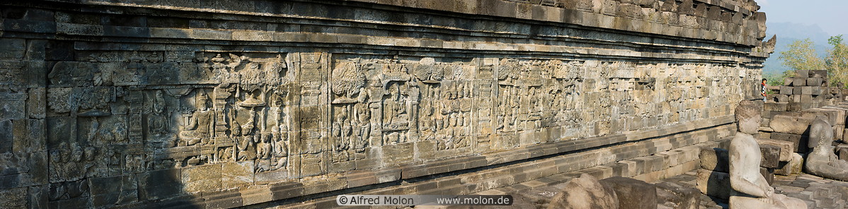 27 Bas-reliefs