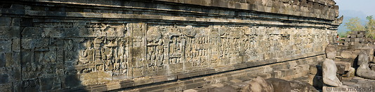 27 Bas-reliefs