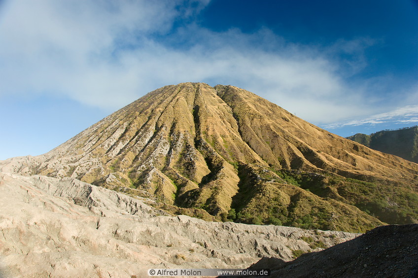 07 Mount Batok volcanic cone