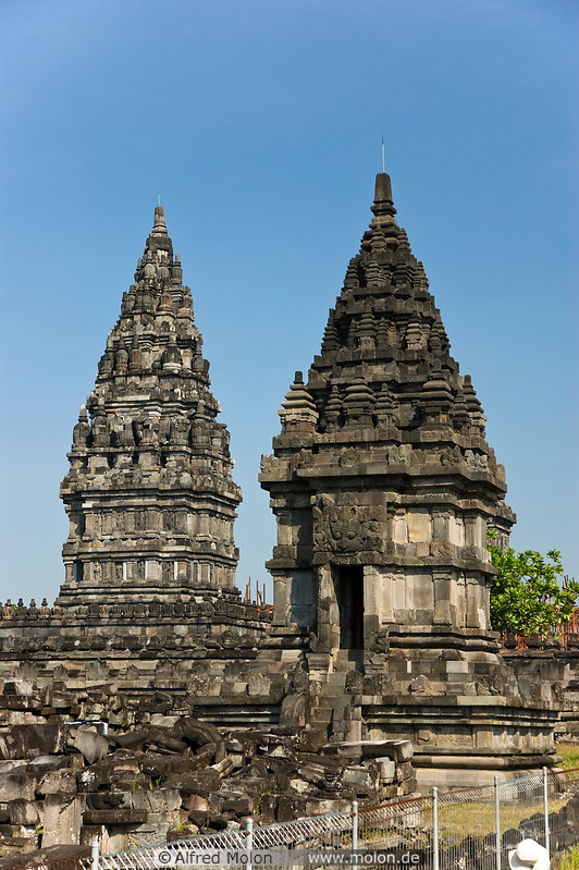 02 Brahma and Apit temples