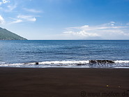 32 Sulamadaha beach