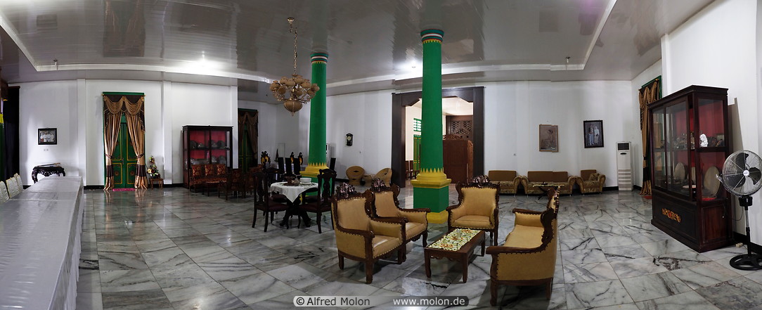 23 Sultan palace dining room