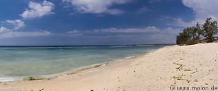 25 Karendi beach