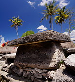 04 Stone tomb