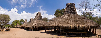 05 Thatched roof houses