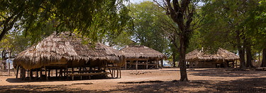 09 Thatched roof houses